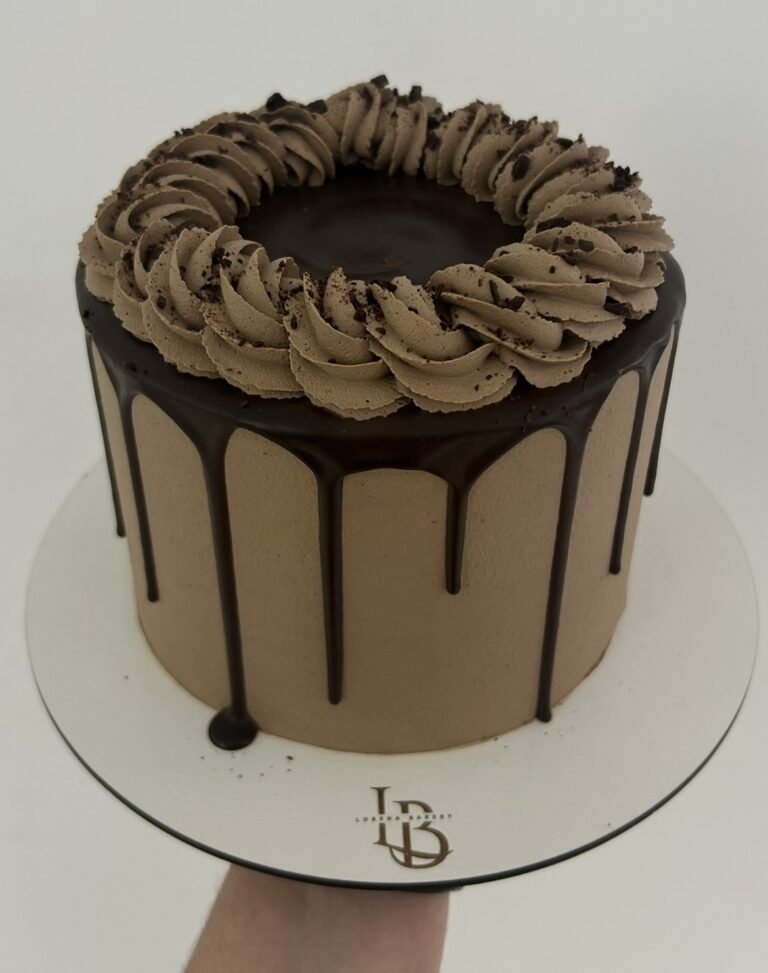 CHOCOLATE CAKE