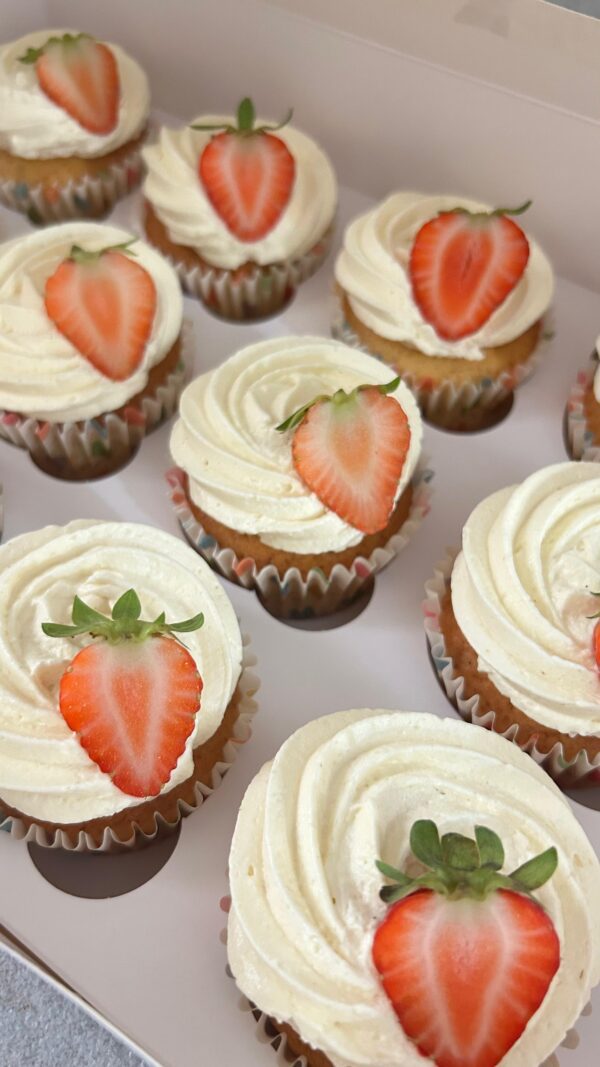 12 Cupcakes