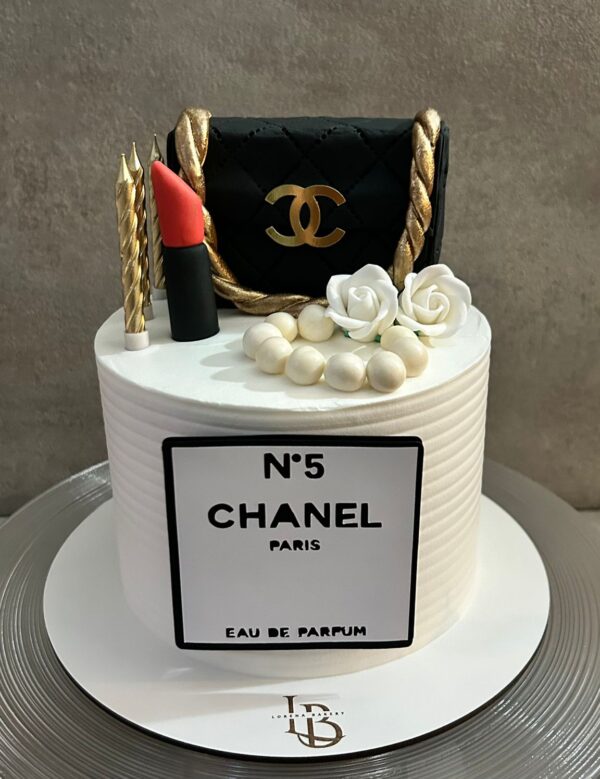 Chanel cake Barcelona, Tarta de Cumpleaños Personalizada en Barcelona