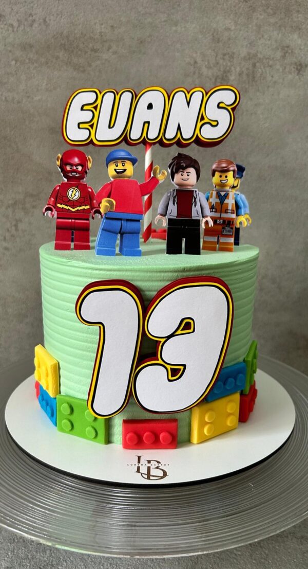 Lego cake Barcelona, Tarta de Cumpleaños Personalizada en Barcelona
