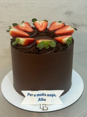 Tarta de Chocolate con Fresas exprés