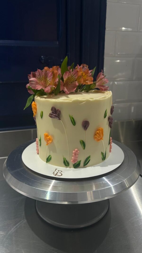 flores pintadas cake 2 Tarta personalizada con Flores