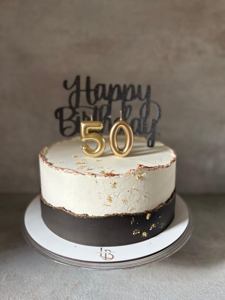 Tarta Elegante en Blanco y Negro