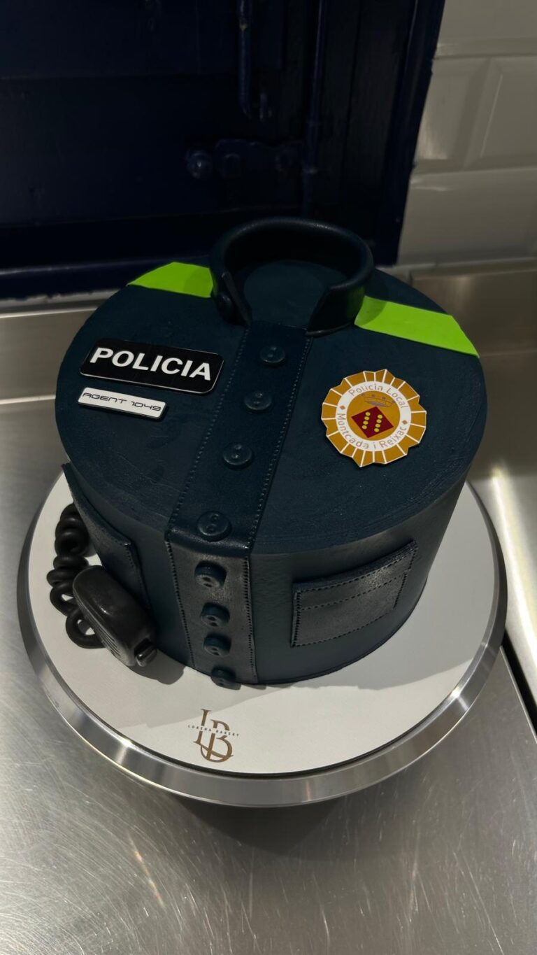 Tarta de Policía Local en Barcelona