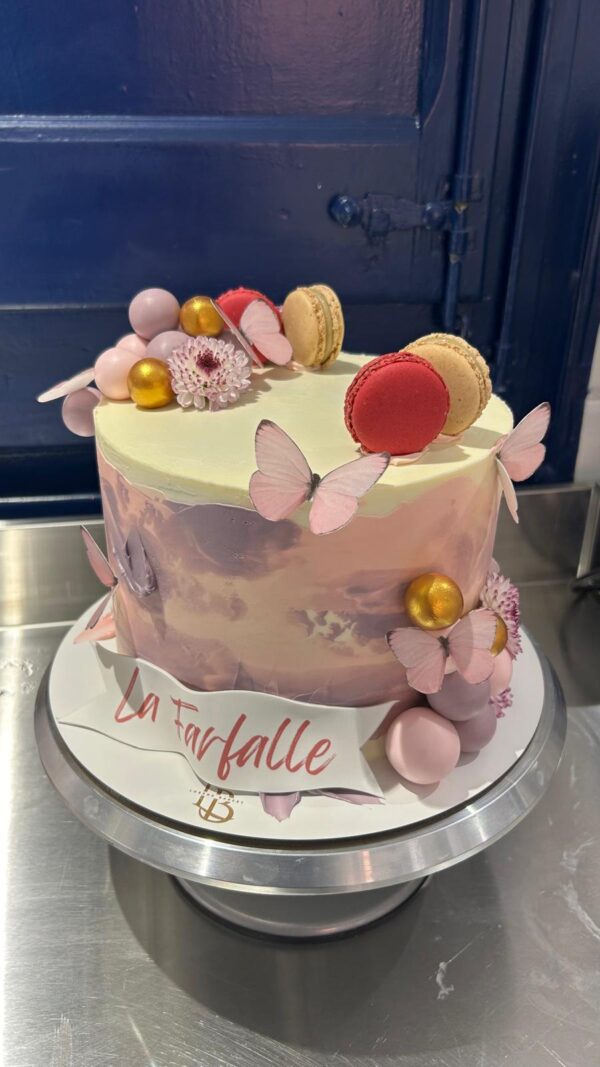 Tarta Elegante de Mariposas