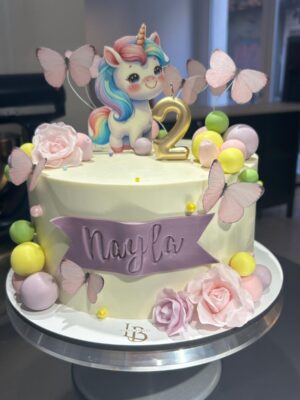 Tarta Unicornio con Mariposas