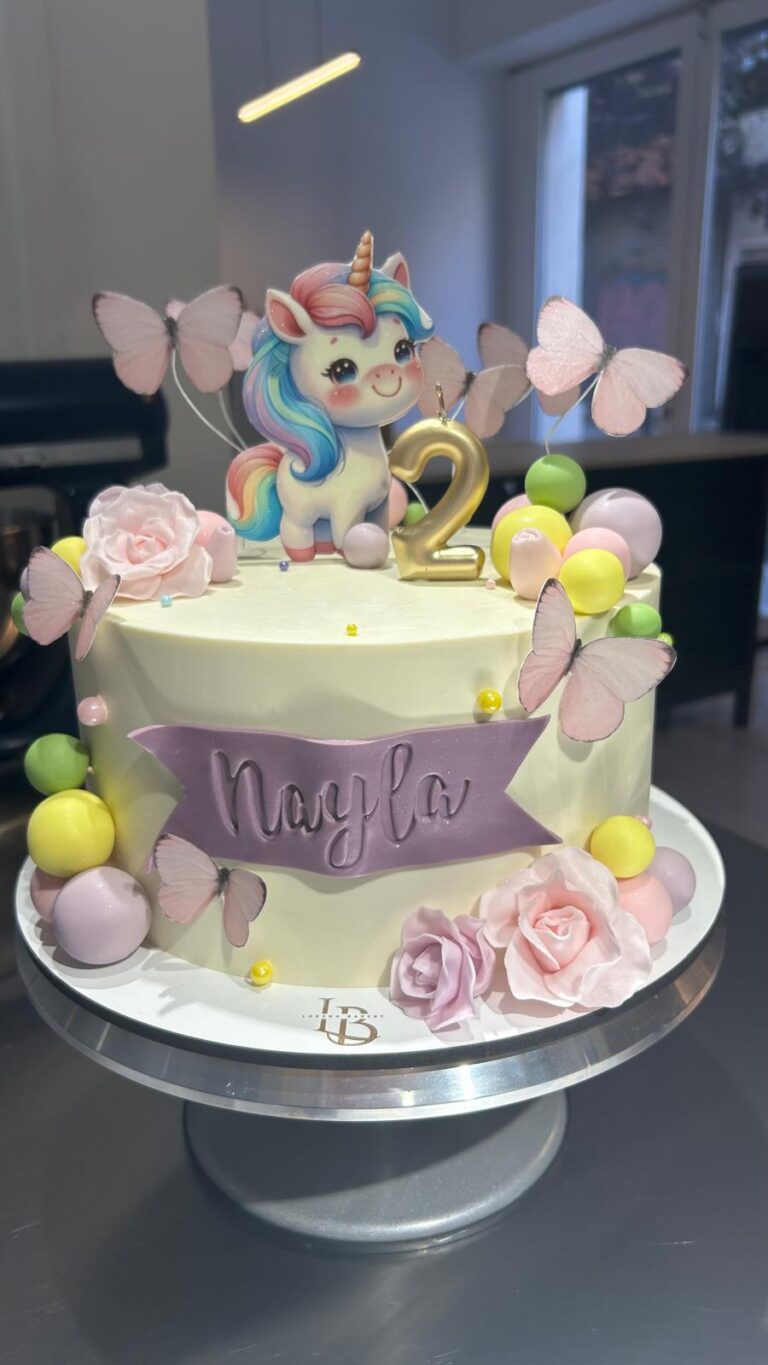 Tarta Unicornio con Mariposas