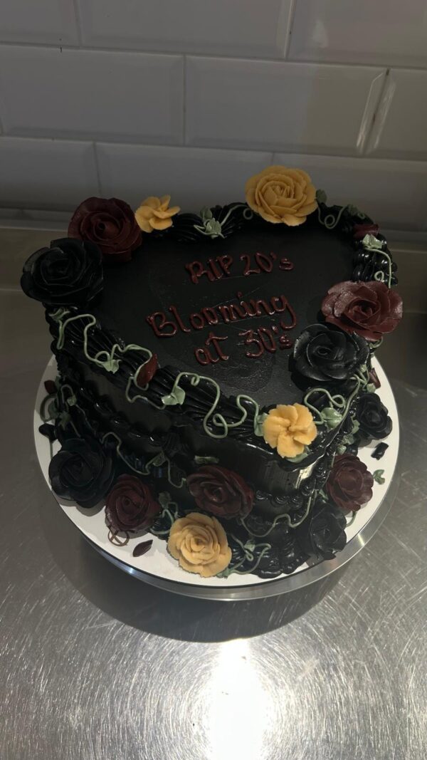 Tarta Floral Noir de Rosas