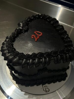 Tarta Corazón Negra Vintage