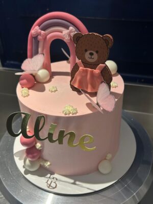 Tarta Primer Cumpleaños Osito y Arcoíris