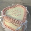 Tarta Corazón Vintage con Lazos Rosa y Crema