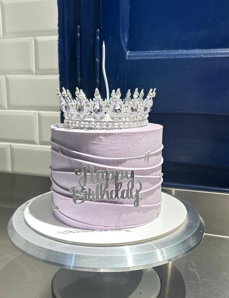 Tarta Birthday Queen Lila con Corona