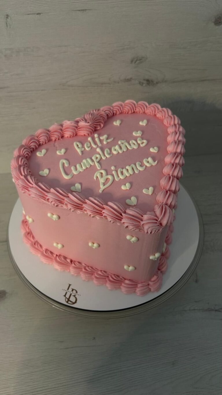 Tarta Corazón Rosa Vintage