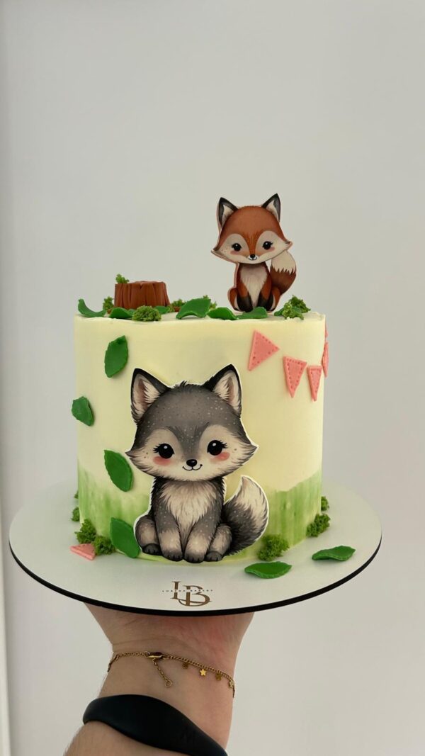WhatsApp Image 2026-02-09 at 10.14.58 (6) Tarta Infantil Bosque – Zorrito y Lobito