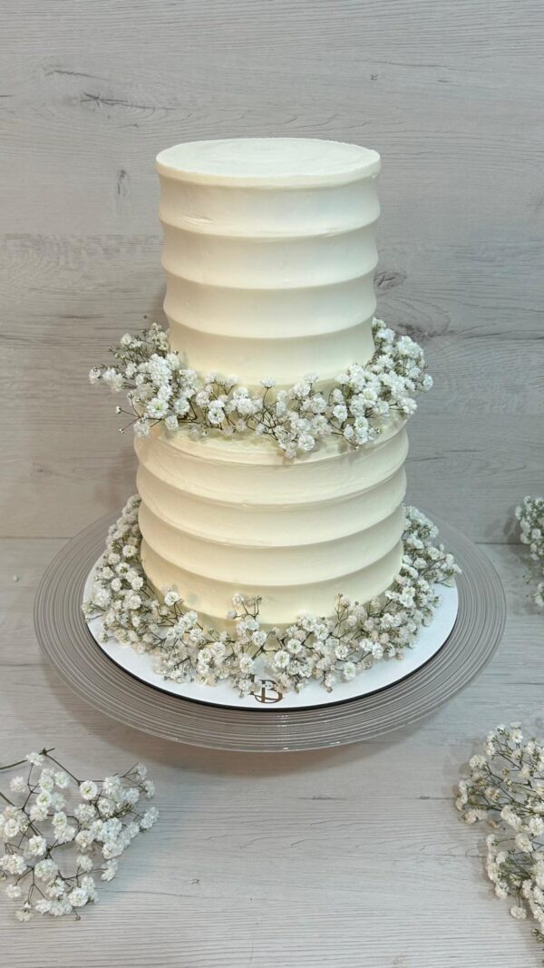 Tarta de Boda Alta Minimalista con Flores Blancas