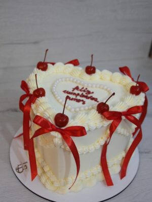 WhatsApp Image 2026-02-09 at 10.20.36 (15) Tarta Corazón Vintage con Cerezas y Lazos