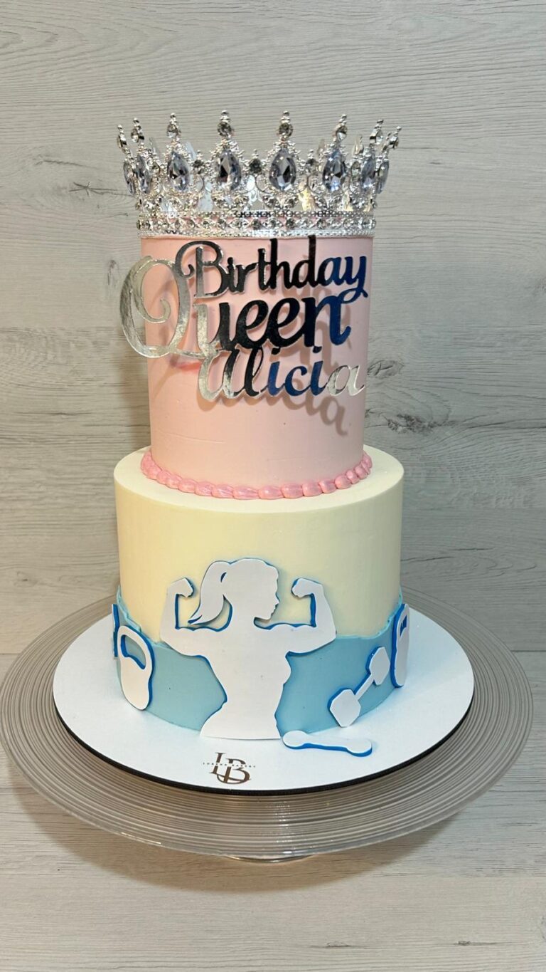 Tarta Alta Birthday Queen con Corona