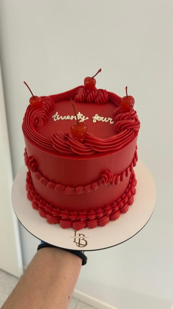 WhatsApp Image 2026-02-09 at 10.25.51 (1) Tarta Vintage Roja con Cerezas