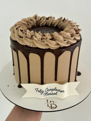 CHOCOLATE CAKE