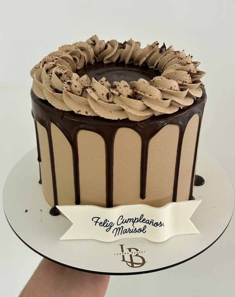 CHOCOLATE CAKE