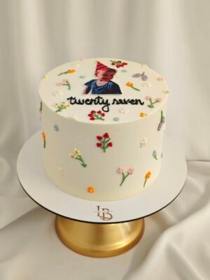 Tarta Personalizada Twenty Seven con Flores