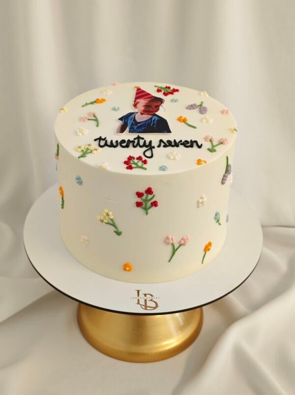 Tarta Personalizada Twenty Seven con Flores